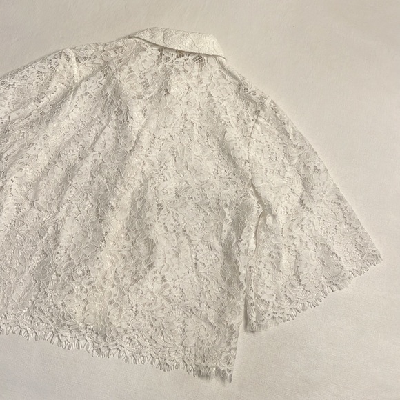 L'AGENCE FERN SHORT SLEEVE LACE SHIRT - Picture 8 of 8